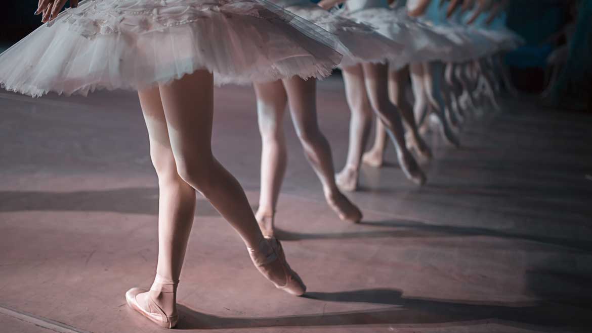 Ballerinas on stage