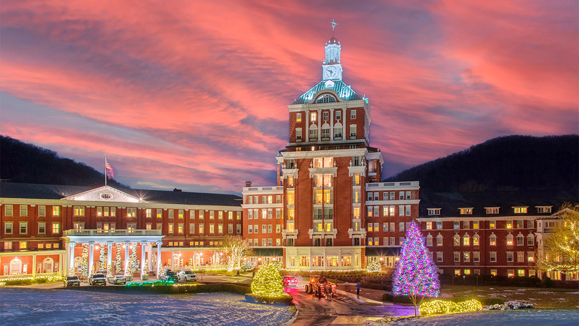 Christmas at homestead hotel filled with snow