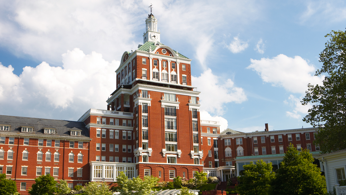 Hot Springs Vacation Packages The Omni Homestead Resort   Homrst Omni Homestead Resort Exterior Tower 