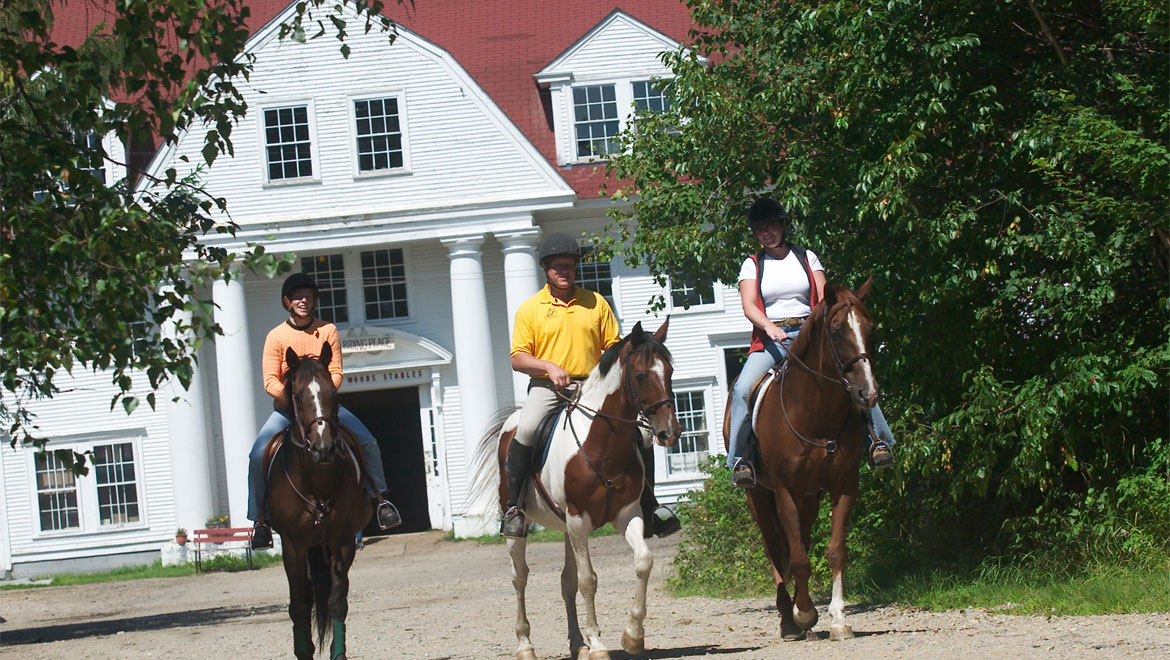 Horseback riding at Mount Washington 