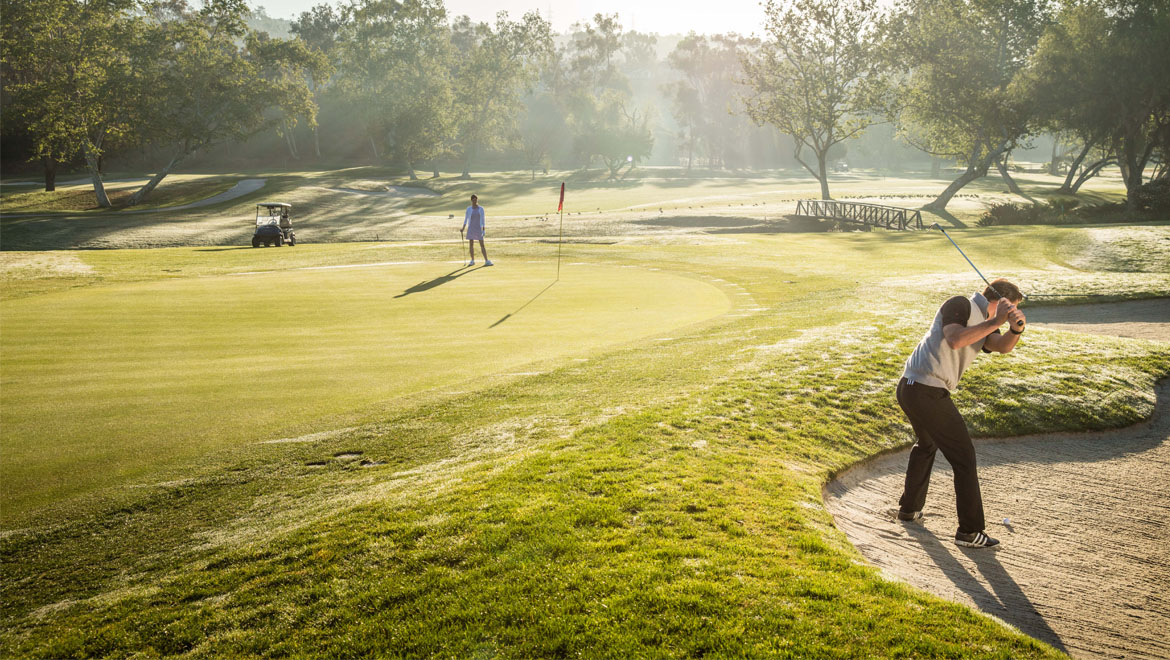 sanrst-omni-la-costa-golf-action-shot